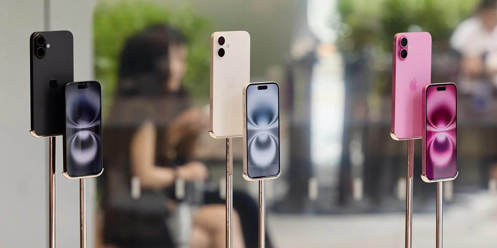 Отчет AAPL 31 октября будет включать в себя ранние продажи iPhone 16 | Демонстрация моделей в Apple Store в день запуска