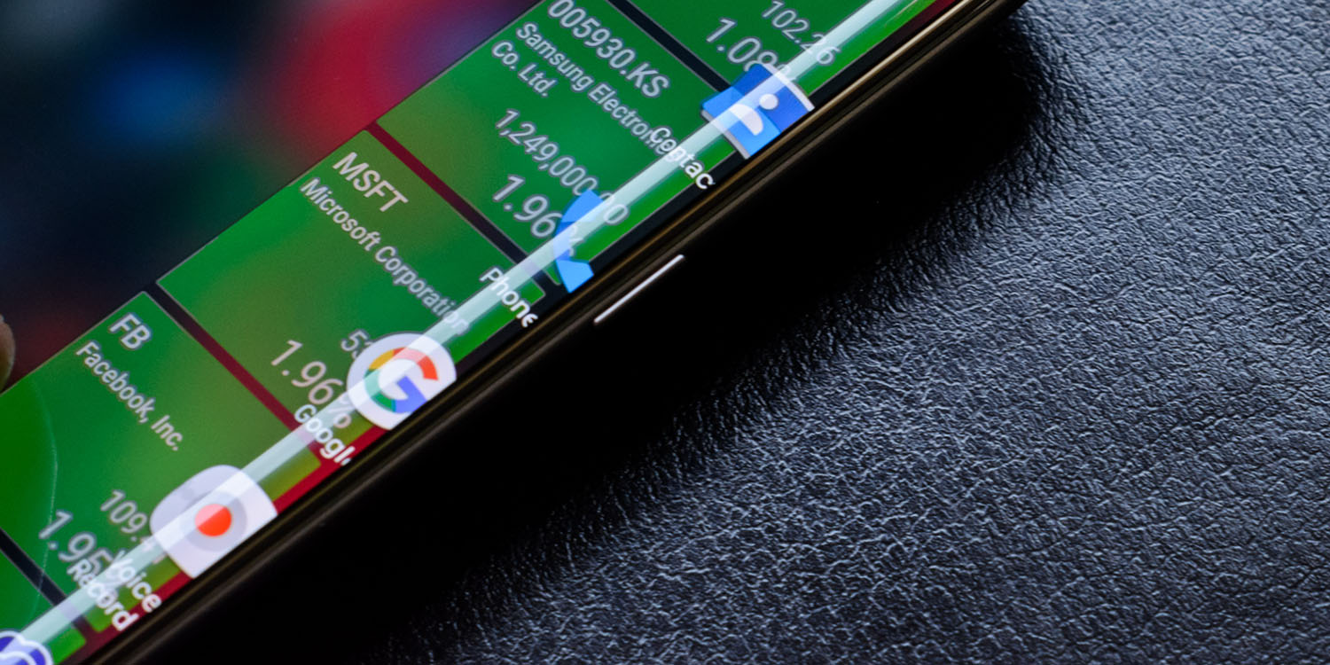 Единая стеклянная пластина Apple прочнее, чем показанный здесь Galaxy Edge