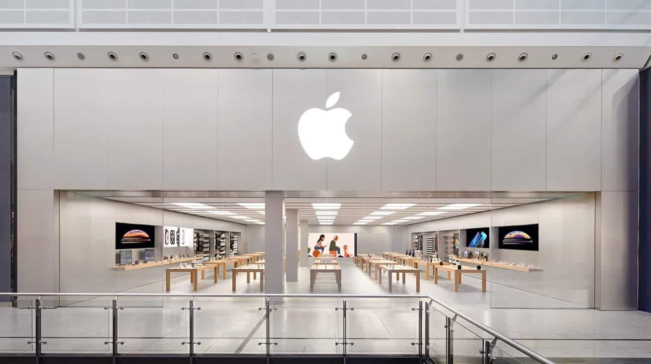 12 человек обвинены в кражах в лондонском Apple Store