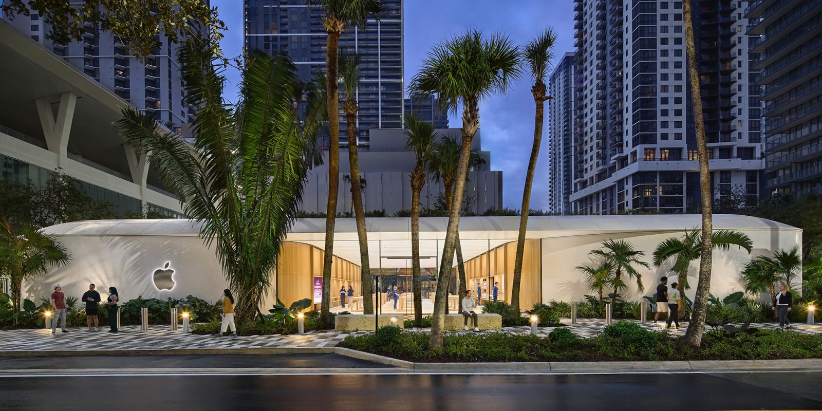 Магазин Apple Miami Worldcenter имеет «биофильный» дизайн, зеленые кредиты и специальные возможности | Внешний вид с пальмами