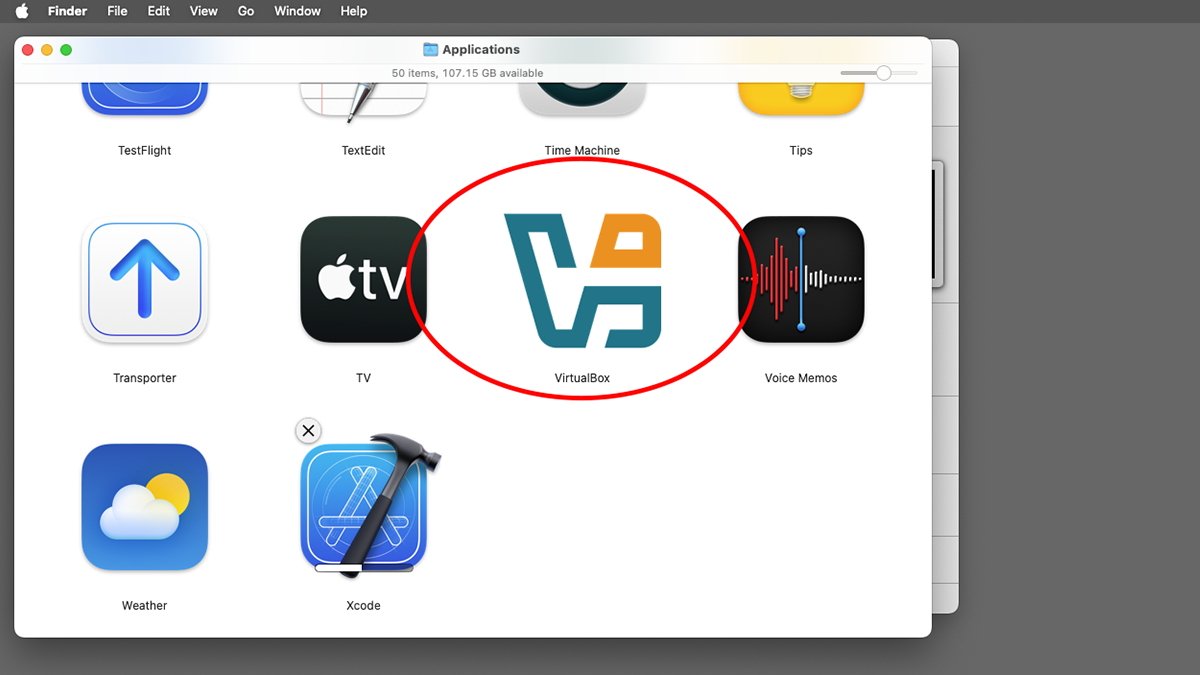 В окне Finder отображаются значки различных приложений, включая VirtualBox.