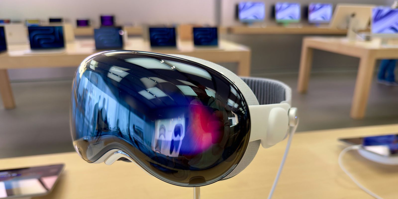 Apple описывает способ сделать Vision Pro намного легче | Показана текущая модель
