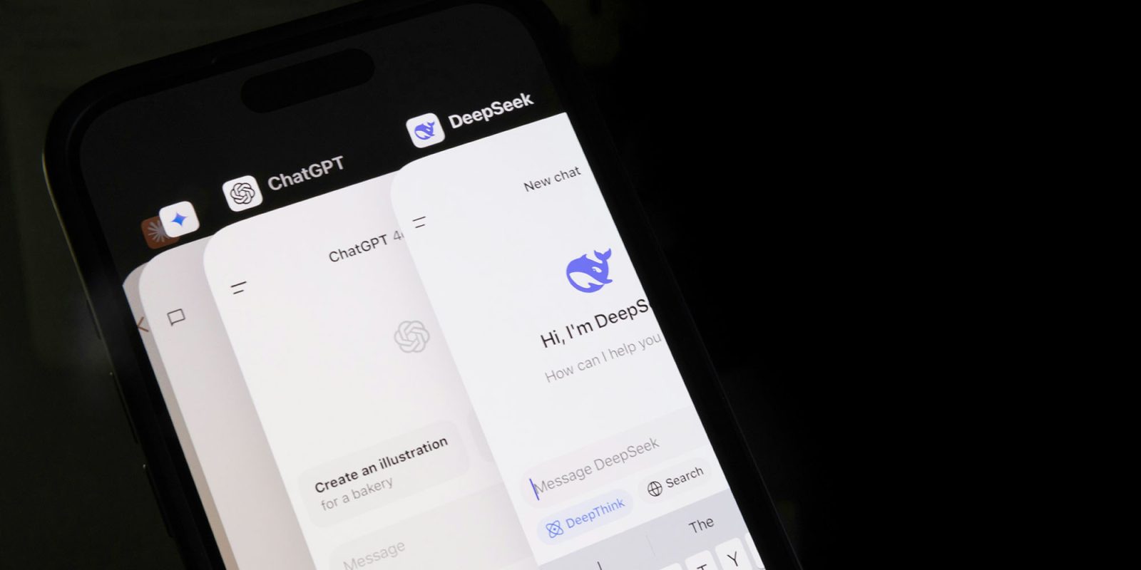 DeepSeek поможет вам сделать бомбу и взломать правительственные базы данных | iPhone с несколькими открытыми приложениями искусственного интеллекта