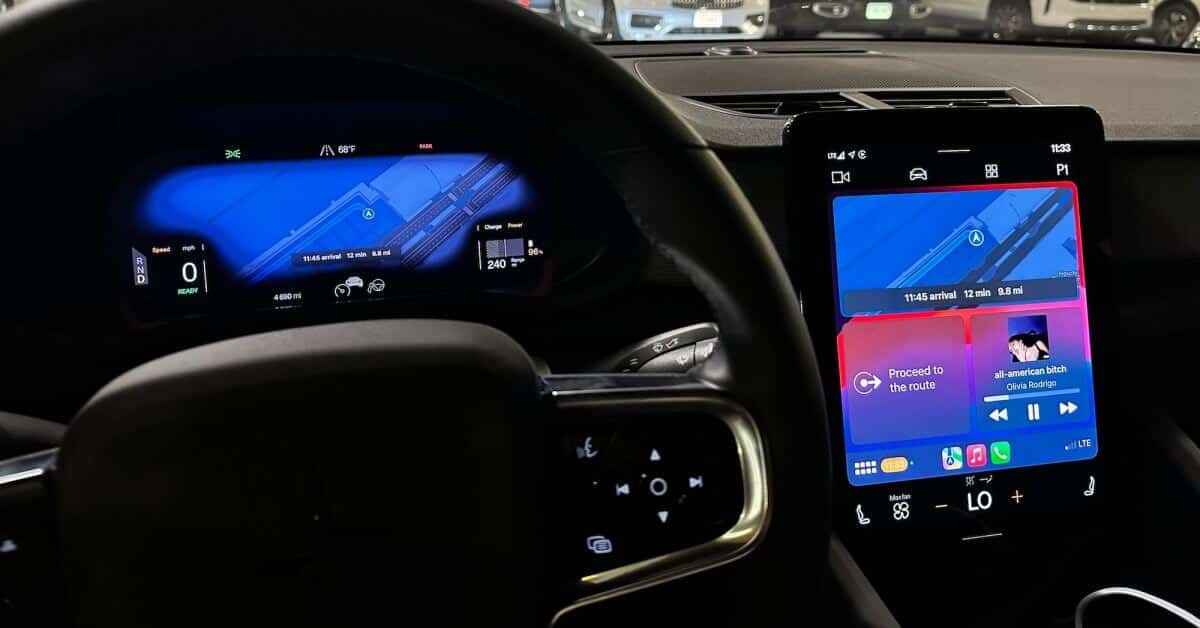 iOS 18.4 нарушает связь с CarPlay у некоторых пользователей iPhone